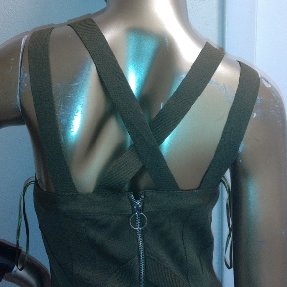 Tally weijl sweet pea green bodycon dress criss cross shoulder design size small - Picture 9 of 13